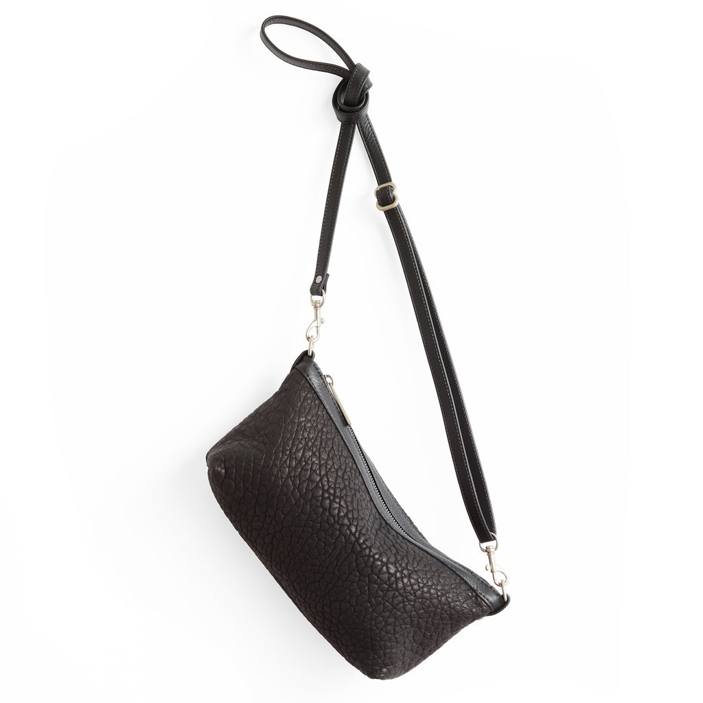 wren in black pebble