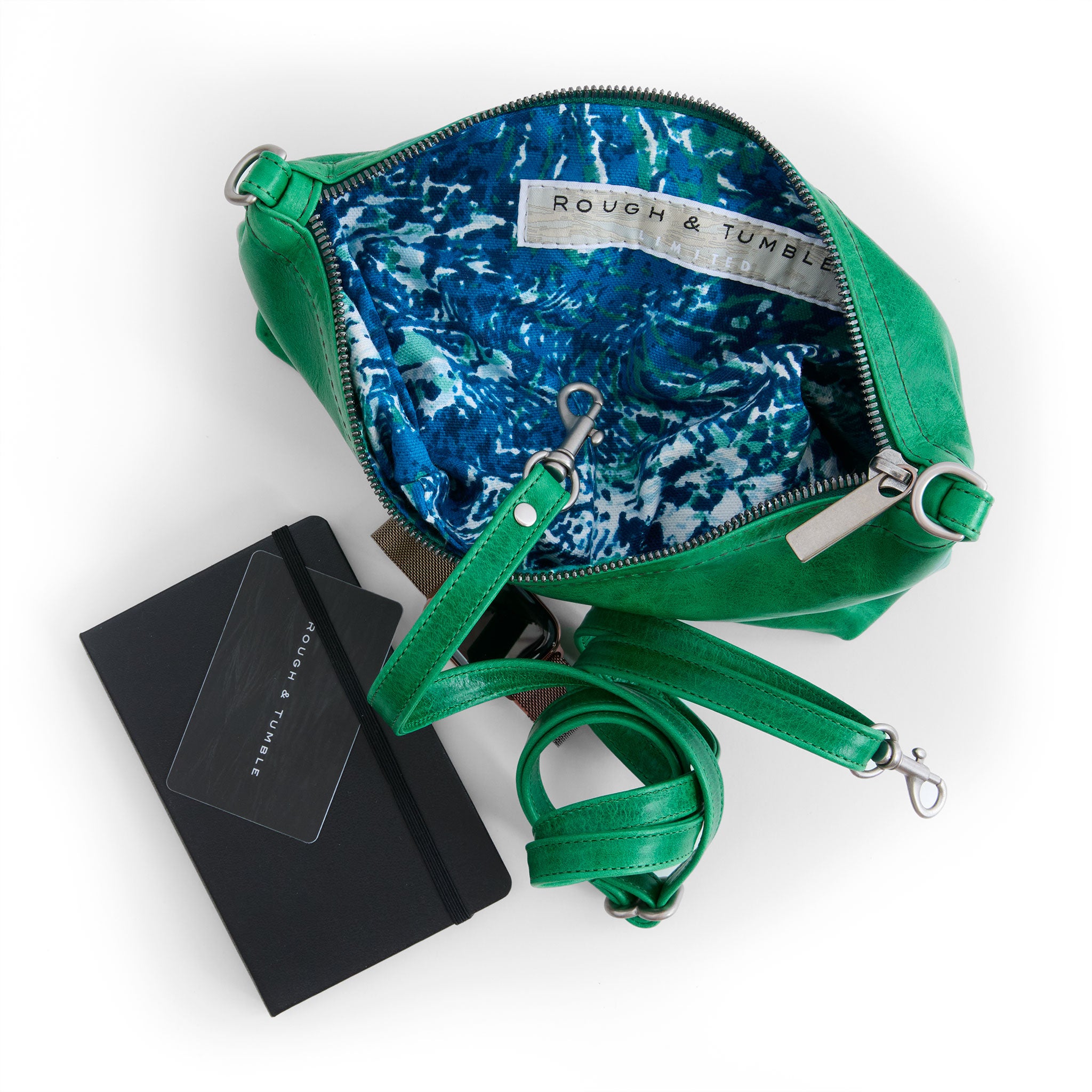 wren in emerald, showcasing interior fezara lining