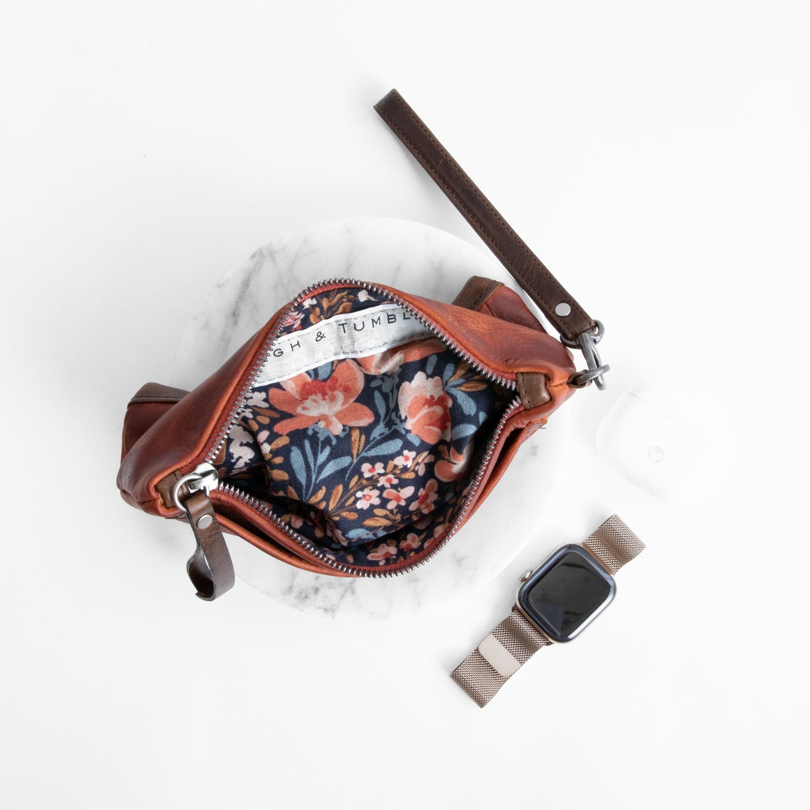 bon bon in fireclay showcasing interior butterflies in the garden lining