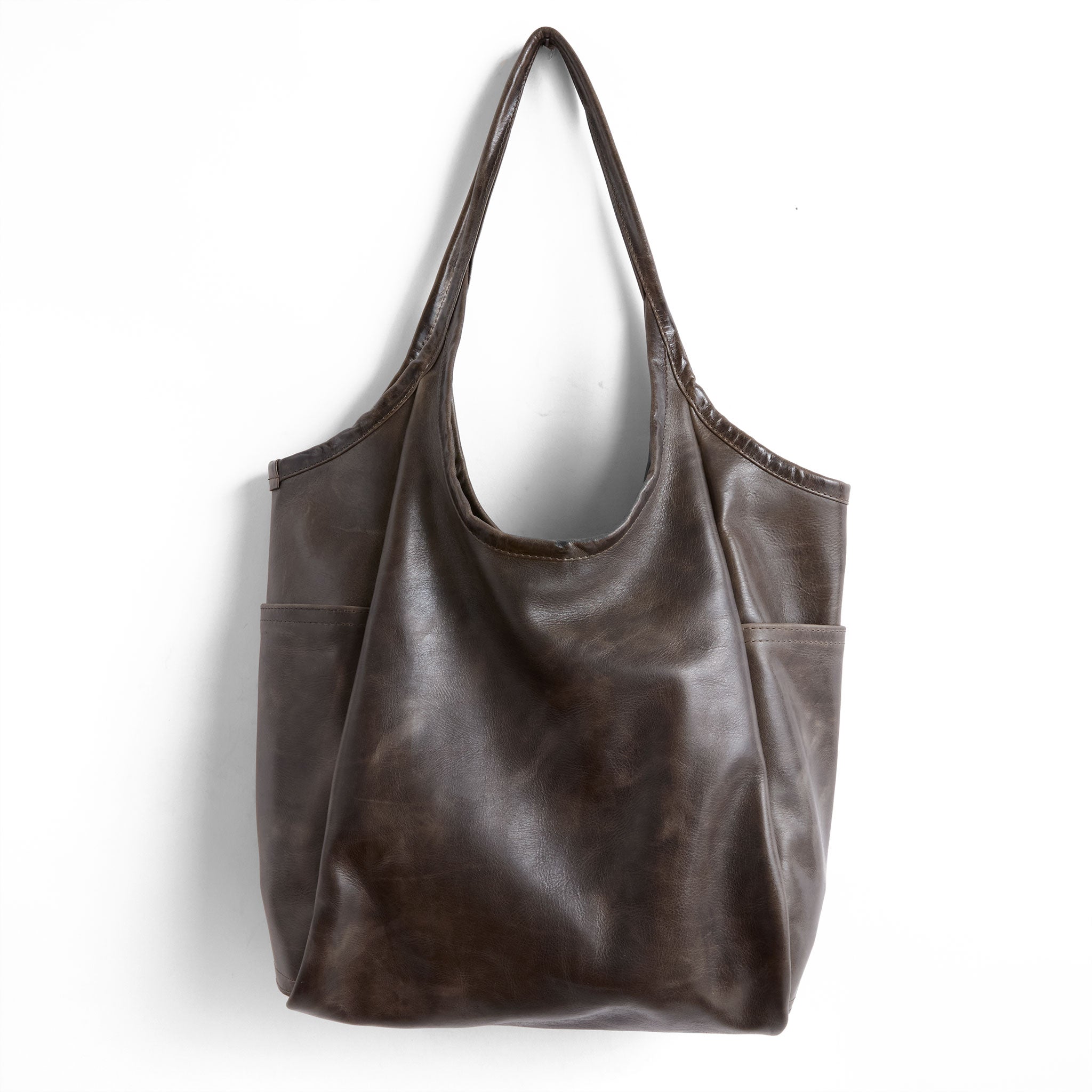 minimal tote in premium truffle