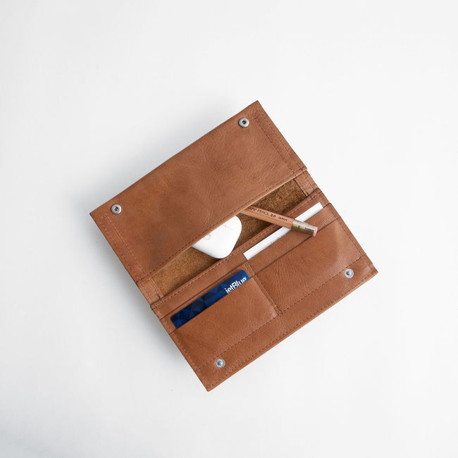 premium saddle | snap wallet in premium saddle, showcasing interior