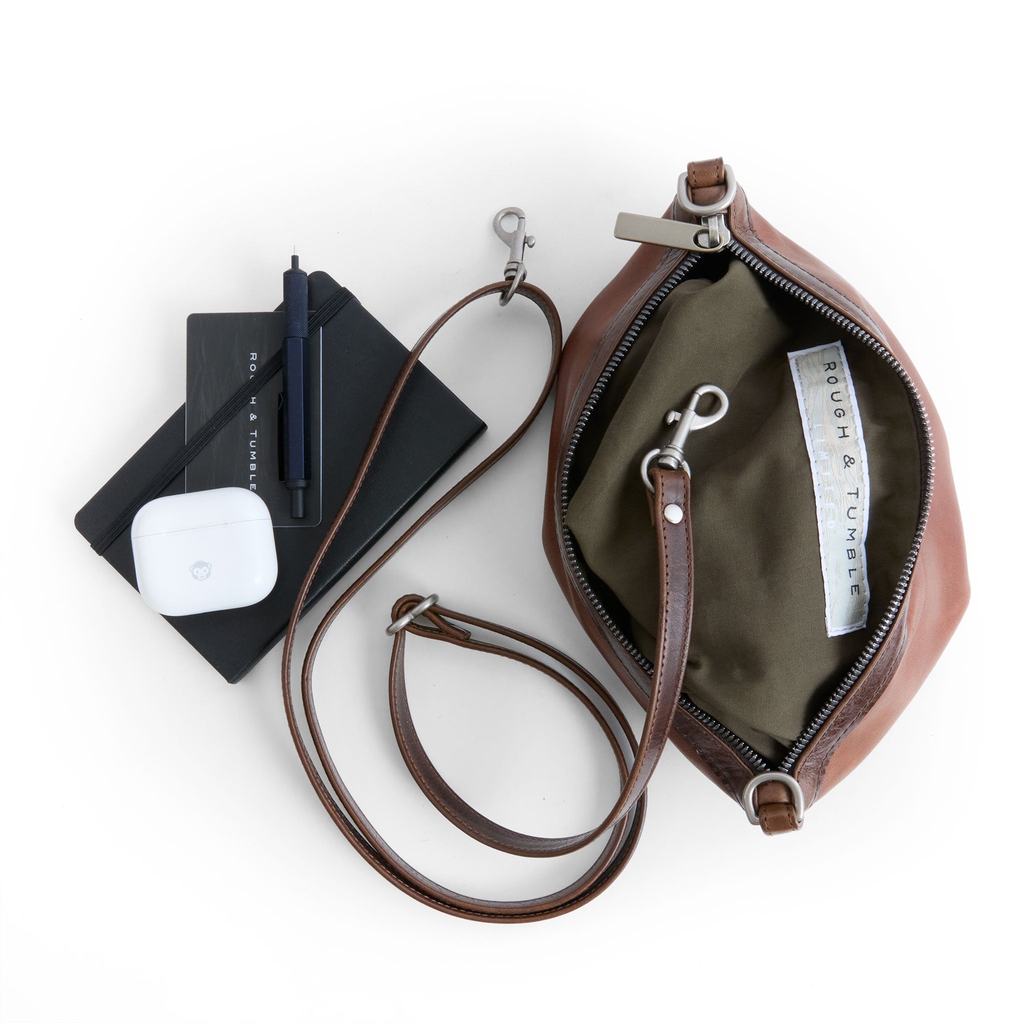 wren in pure saddle, showcasing interior kelp lining