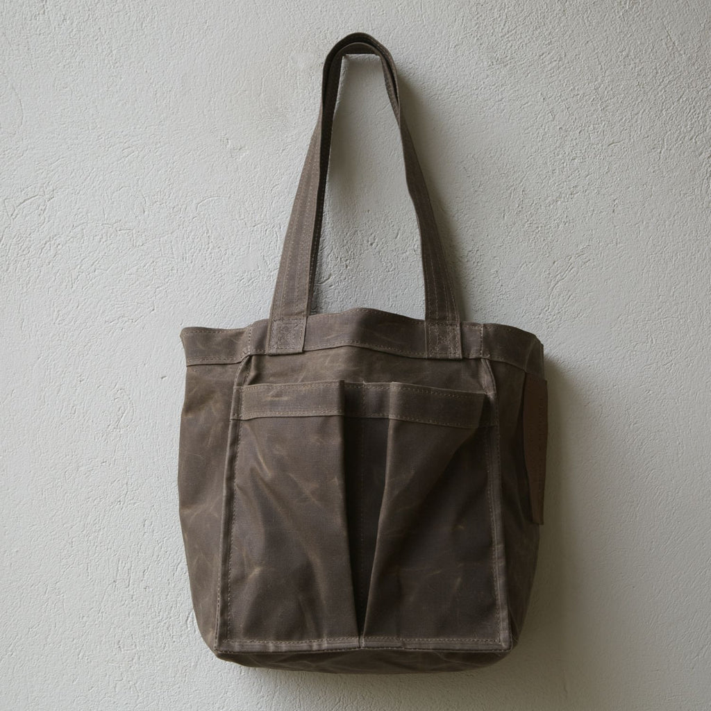 small treki in dark oak canvas 