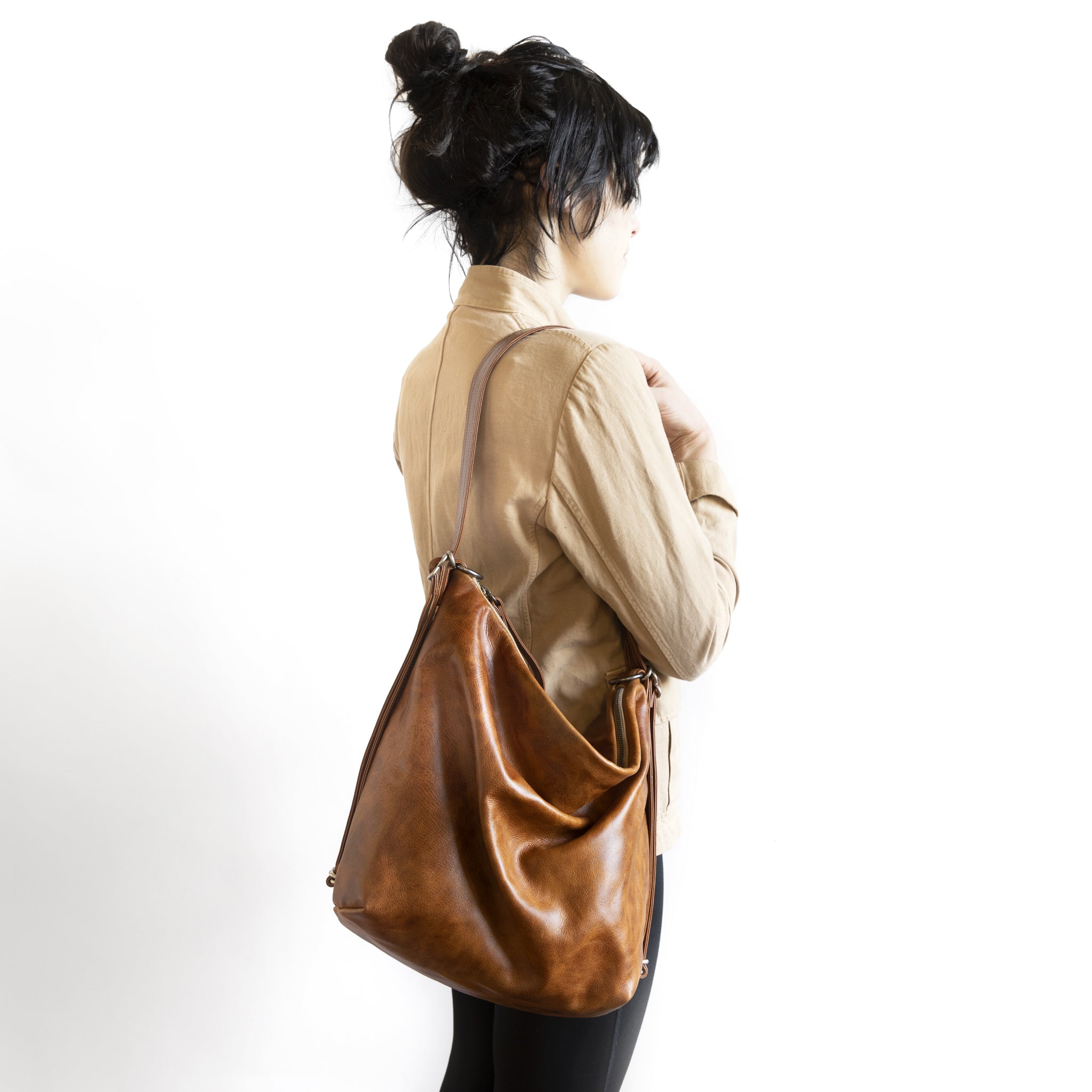 hobo pack original, size large, in saddle